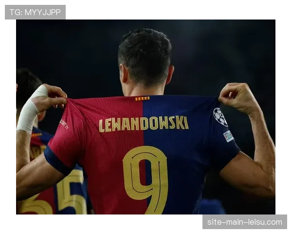 特写瞬间：进球献给刚出生的女儿，布雷斯特前锋掀起球衣庆祝